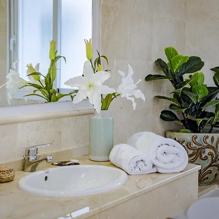Ar23 - Flat, Puerto Banus By Roomservices